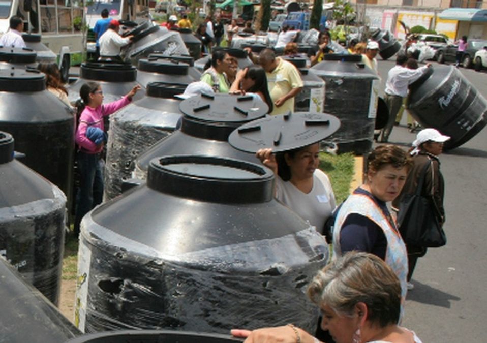 Incrementa venta de tinacos por escasez de agua en NL
