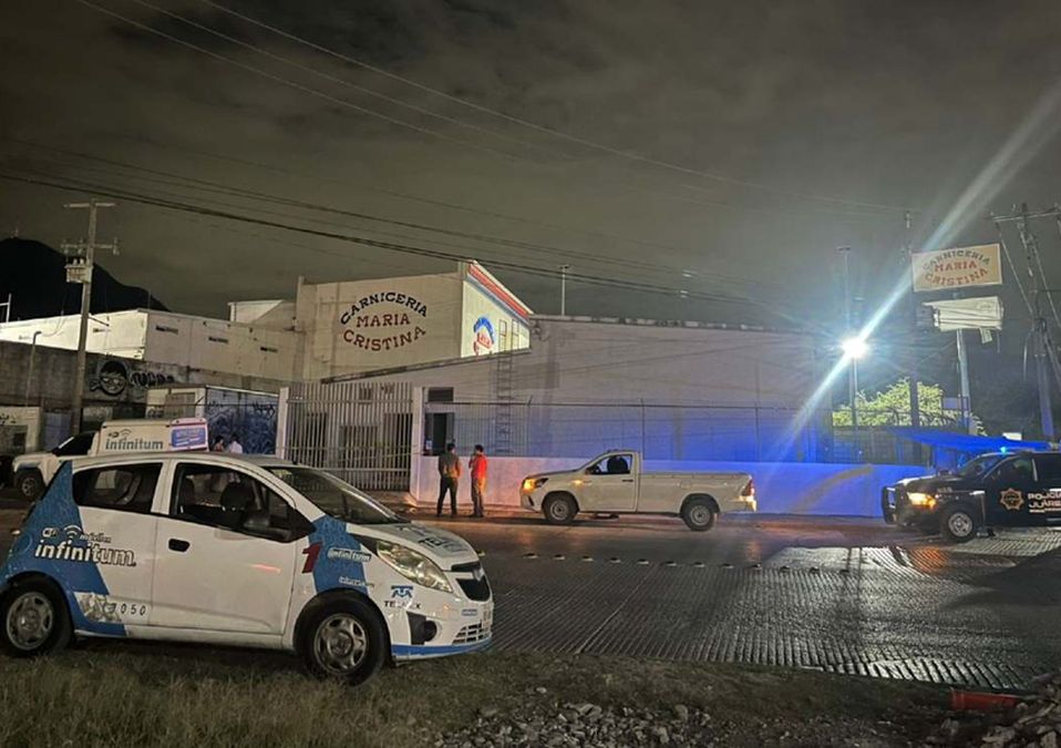 El hombre recibió la descarga eléctrica mientras realizaba trabajos dentro de la subestación en Juárez, Nuevo León. | Susana Paredes