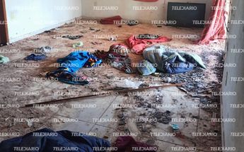Menaje y escombros de la finca en donde sucedió la balacera / Josefina Ruiz