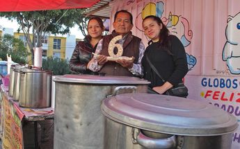 'Tamalitos Maro' se distinguen por vender tamales de chicharrón y de costilla / Melanie Torres