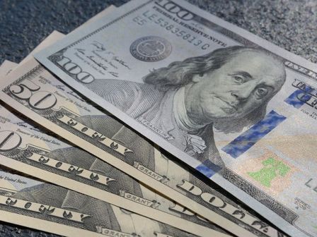 El precio del dólar puede variar el valor de las remesas, venta y compra del mismo. | Magnific