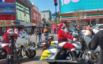 Santa Claus en la ciudad de Monterrey