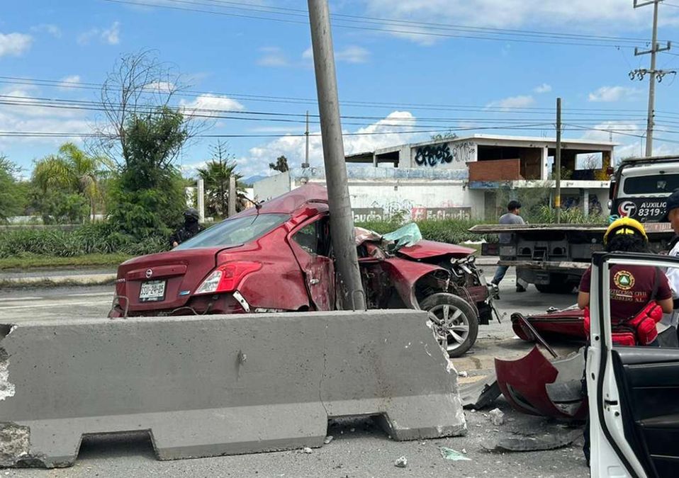 Choque deja 4 lesionados en la carretera a Laredo en Escobedo. | Pedro Delgado