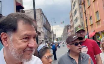 Noroña llega al festejo del Presidente / Armando Martínez