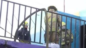 Incendio moviliza a cuerpos de emergencia en Torreón; adulta mayor estaba al interior de su casa