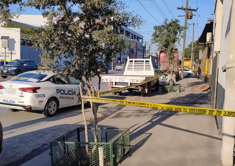 El hallazgo fue reportado esta mañana frente a un taller. / Agustín Martínez
