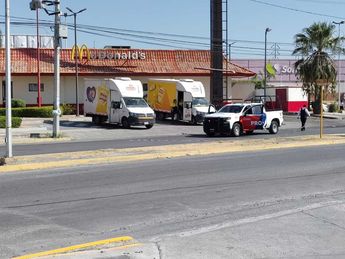 Elementos de la Policía de Proximidad de Escobedo acudieron al lugar de los hechos. | Agustín Martínez