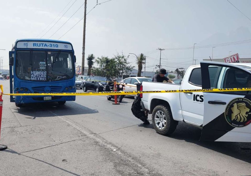 Un joven repartidor murió al ser impactado por un camión de ruta urbana. | Agustín Martínez