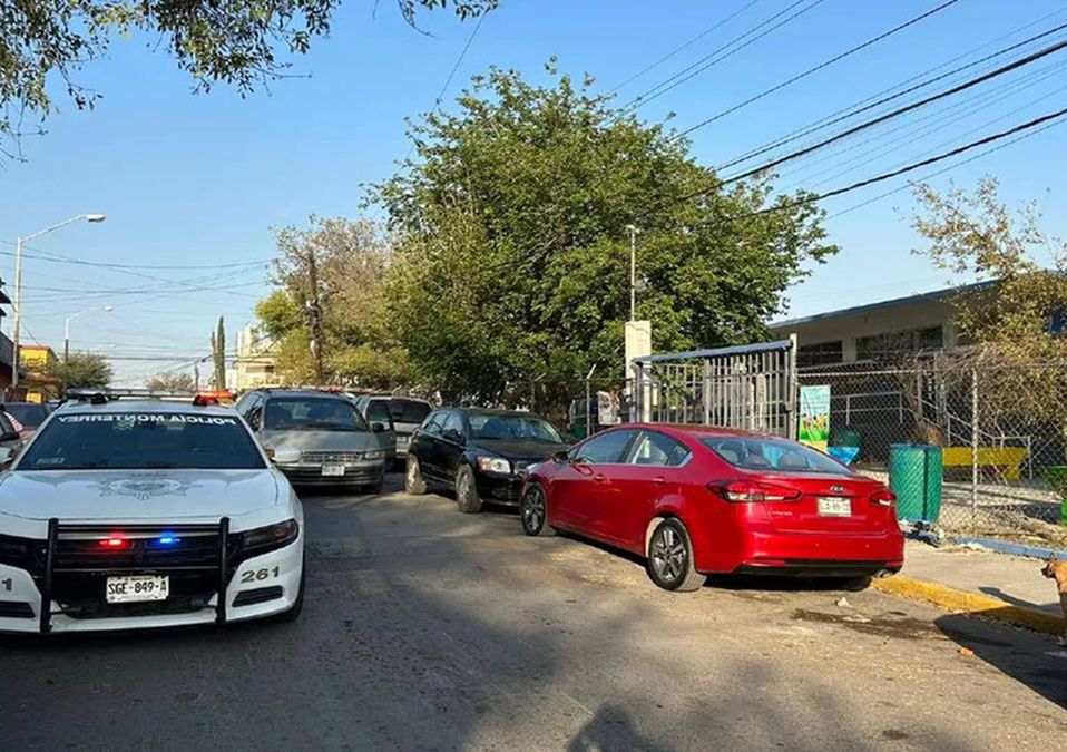 Roban primaria en la colonia Caracol, en Monterrey; suspenden clases
