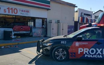 El adulto mayor dijo haberse confundido de pedal para posteriormente perder el control de su vehículo. | Agustín Martínez