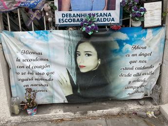 Cartel con mensaje relativo a la muerte de Debanhi Escobar. | Carlos Ortega