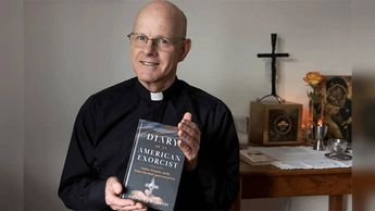 El exorcista más famoso de la Arquidiocesis de Washington aceptó su error en un comunicado | Redes Sociales