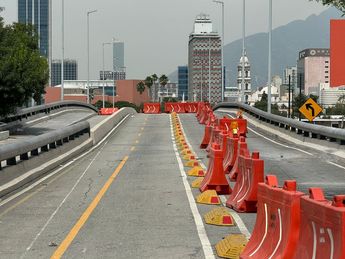 Calle Pedro Martínez cerrada a la circulación. | Víctor González
