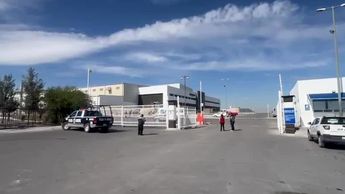 Ramos Arizpe: Avioneta cae en empresa de Parque Industrial