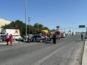 Cruz Roja Mexicana, Fuerza Civil y Protección Civil de Escobedo atendieron el accidente. | Pedro Delgado