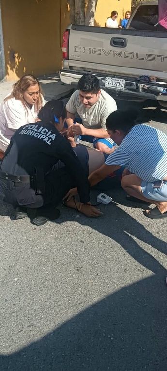 Paramédicos de la Cruz Roja acudieron al sitio, pero ya no pudieron reanimar al hombre. | Cristian Montelongo