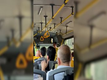 Joven canta en la ruta 626 de Guadalajara y sorprende a pasajeros
