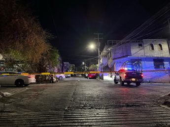 Vecinos de la zona escucharon detonaciones de arma de fuego y posteriormente encontraron a los dos hombres sin vida en la vía pública. | Marcela Cueva