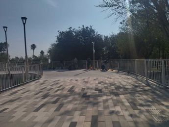 El puente conecta el Parque Fundidora con el Parque España. | Sandra González