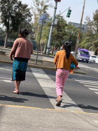 Lety dejó la escuela para ir a la Ciudad de México a trabajar con su familia.
