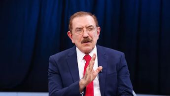 El reumatólogo Mario Alberto Garza señaló que algunos pacientes experimentan episodios esporádicos. | Jorge López