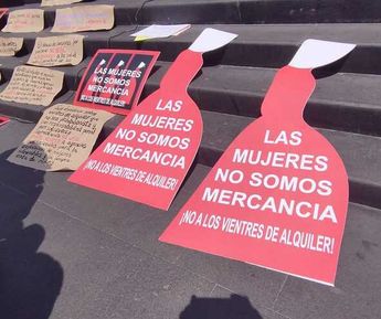 Pancartas de colectivos feministas en el Congreso de la Ciudad de México/ César Velázquez