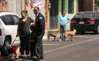 Capitalinos evacúan sus casas por el Simulacro Nacional junto a sus mascotas / Javier Rios