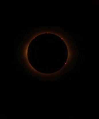 Las creencias apuntan a que los eclipses son señales de alarma, para avisarnos que un desastre natural está apunto de ocurrir.