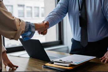 Adultos mayores y mujeres también fueron contemplados entre los grupos convocados a participar en la feria. | Pexels