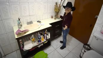El lavabo y el inodoro fueron modificados | Especial