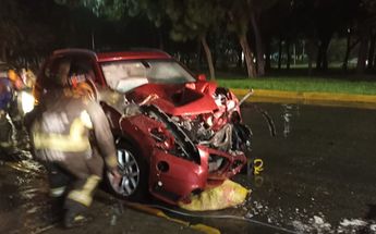 Vuelca camioneta en Circuito Interior / Enrique Luna