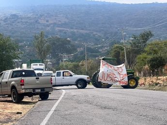Los trabajadores del campo piden el cumplimiento de un pliego petitorio para liberar las vialidades. | Elizabeth Guzmán