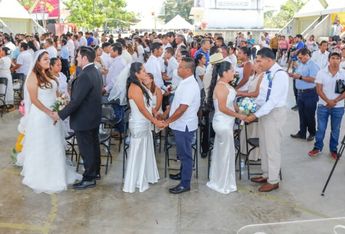 Bodas comunitarias en Chiapas / Julio Navarro Cárdenas