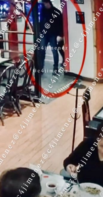 Según las cámaras de seguridad, el hombre que mató a Óscar en el restaurante Luau de Zona Rosa usaba gorra y cubrebocas | X: @c4jimenez