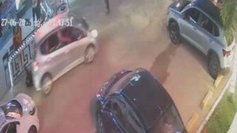 Un vehículo Hyundai gris fue asegurado por las autoridades.| Redes Sociales