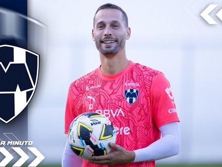 Sergio Canales en el regreso de pretemporada en Rayados / @Rayados