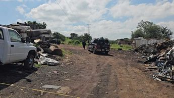 rabajadores de una chatarrera encuentran el cuerpo de un hombre en un pastizal | Juan Munguía
