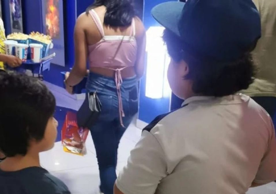 Niños abandonados en cine de Cancún/ Especial