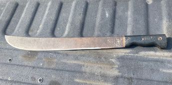 Machete asegurado al hombre detenido. | Cortesía