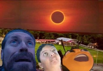 Memes del eclipse 2023 / Especial