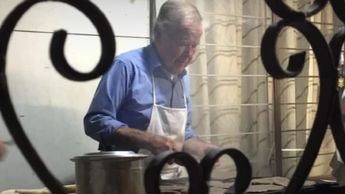 Muere abuelito regio que era conocido por vender sus famosas hamburguesas | Especial