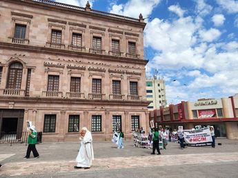 Raúl Vera López encabezó la misa dedicada a desaparecidos y familias buscadoras. \ Maru Alvarado