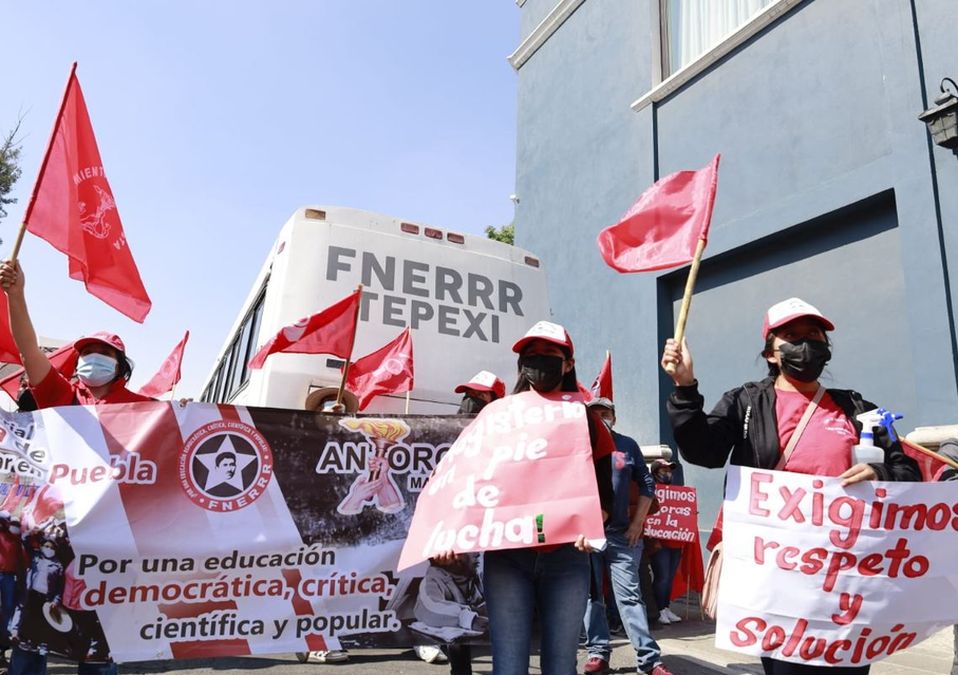 Docentes de Antorcha Magisterial en Puebla / Andrés Lobato