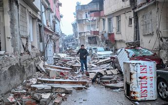 Aumenta la cifra de muertos en Turquía tras sismo / AFP