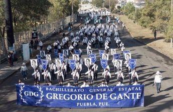 Ensayos del desfile del 5 de mayo en Puebla / Jesús Zavala