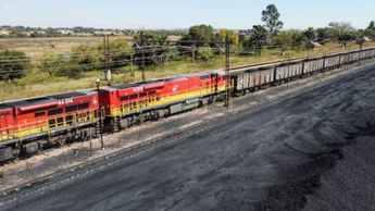 El tren de carga más largo de la historia tiene 696 vagones