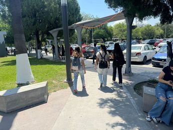 Los estudiantes de la UANL comenzaron su nuevo semestre esta mañana.  | Martín Ocañas