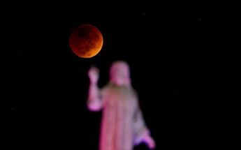 Eclipse de Luna en El Salvador / Reuters