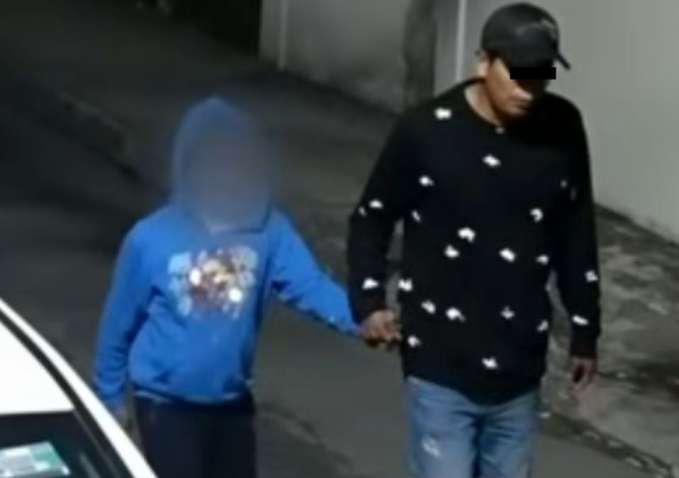 Daniel jugaba en el parque cuando fue sustraído por un supuesto 'limpiaparabrisas' en Ecatepec. | Cortesía