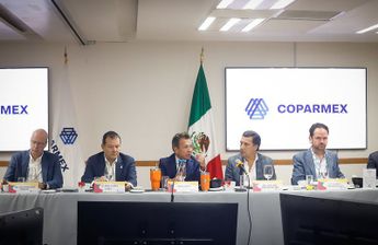 Reunión de Pablo Lemus en la COPARMEX | Telediario